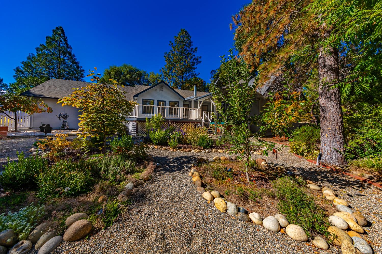 51192 Bon Veu Dr, Oakhurst, CA 93644