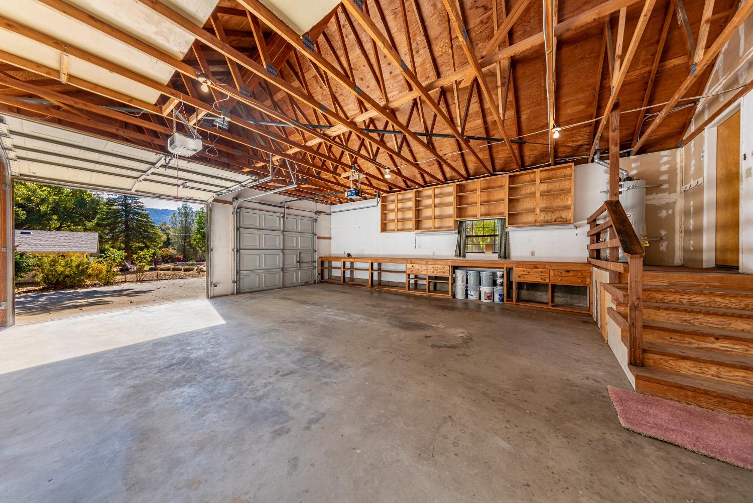 51192 Bon Veu Dr, Oakhurst, CA 93644