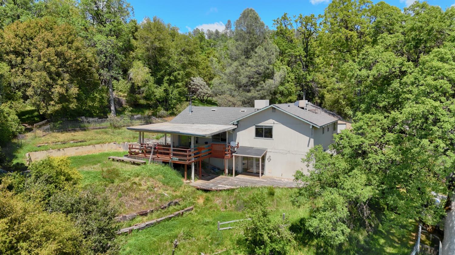 42275 Buckeye Rd, Oakhurst, CA 93644