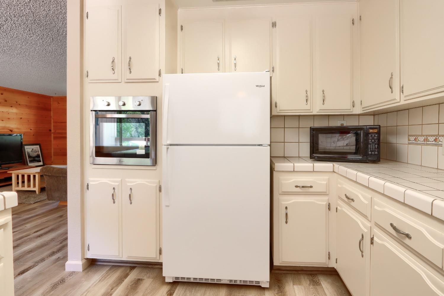 42275 Buckeye Rd, Oakhurst, CA 93644