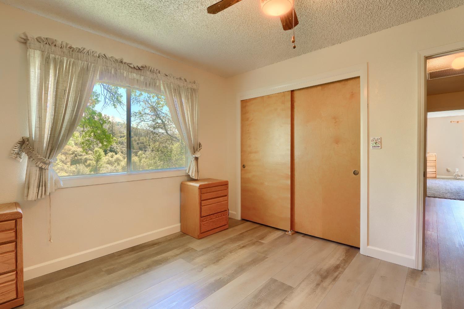 42275 Buckeye Rd, Oakhurst, CA 93644