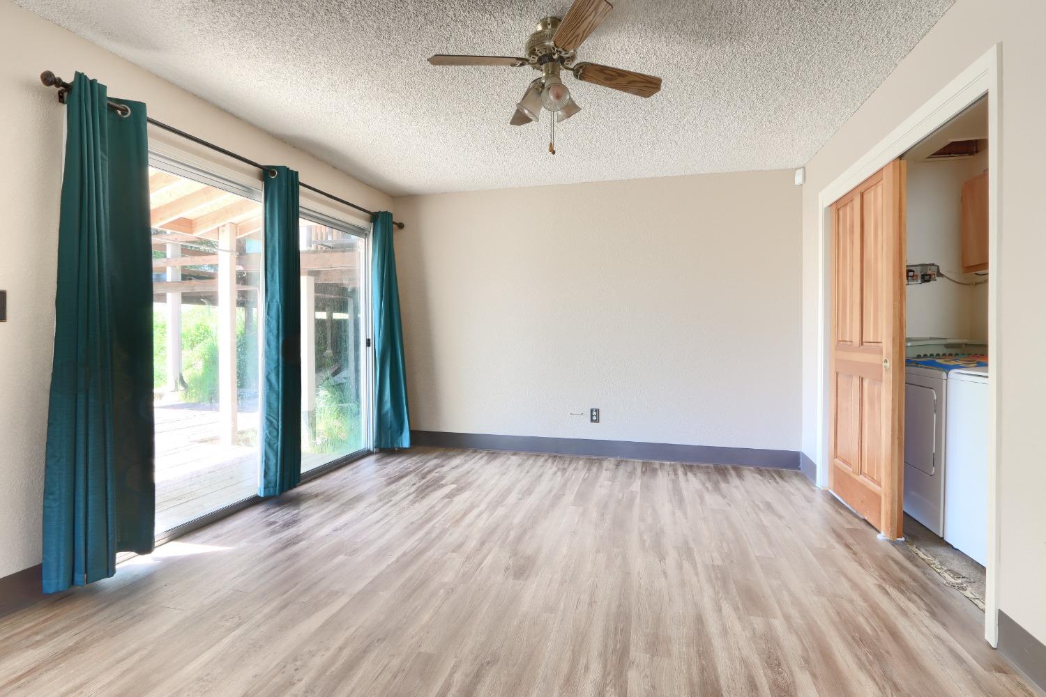 42275 Buckeye Rd, Oakhurst, CA 93644