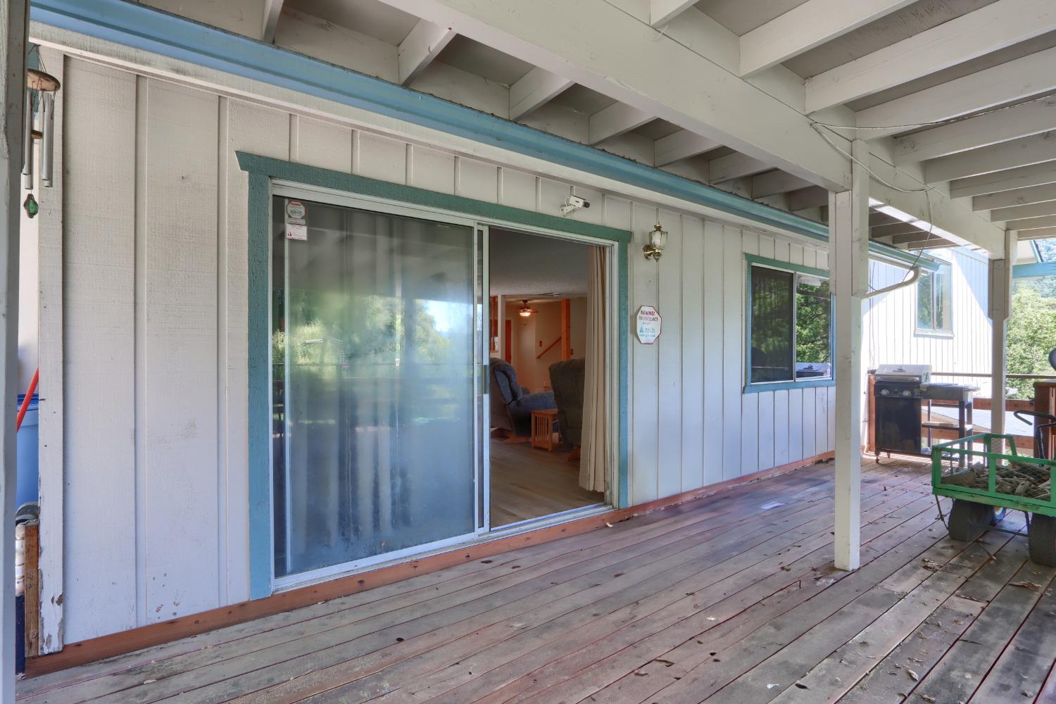 42275 Buckeye Rd, Oakhurst, CA 93644