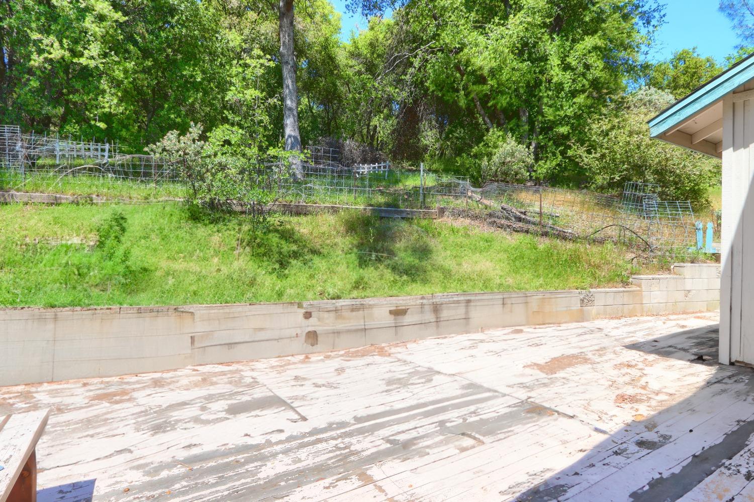 42275 Buckeye Rd, Oakhurst, CA 93644