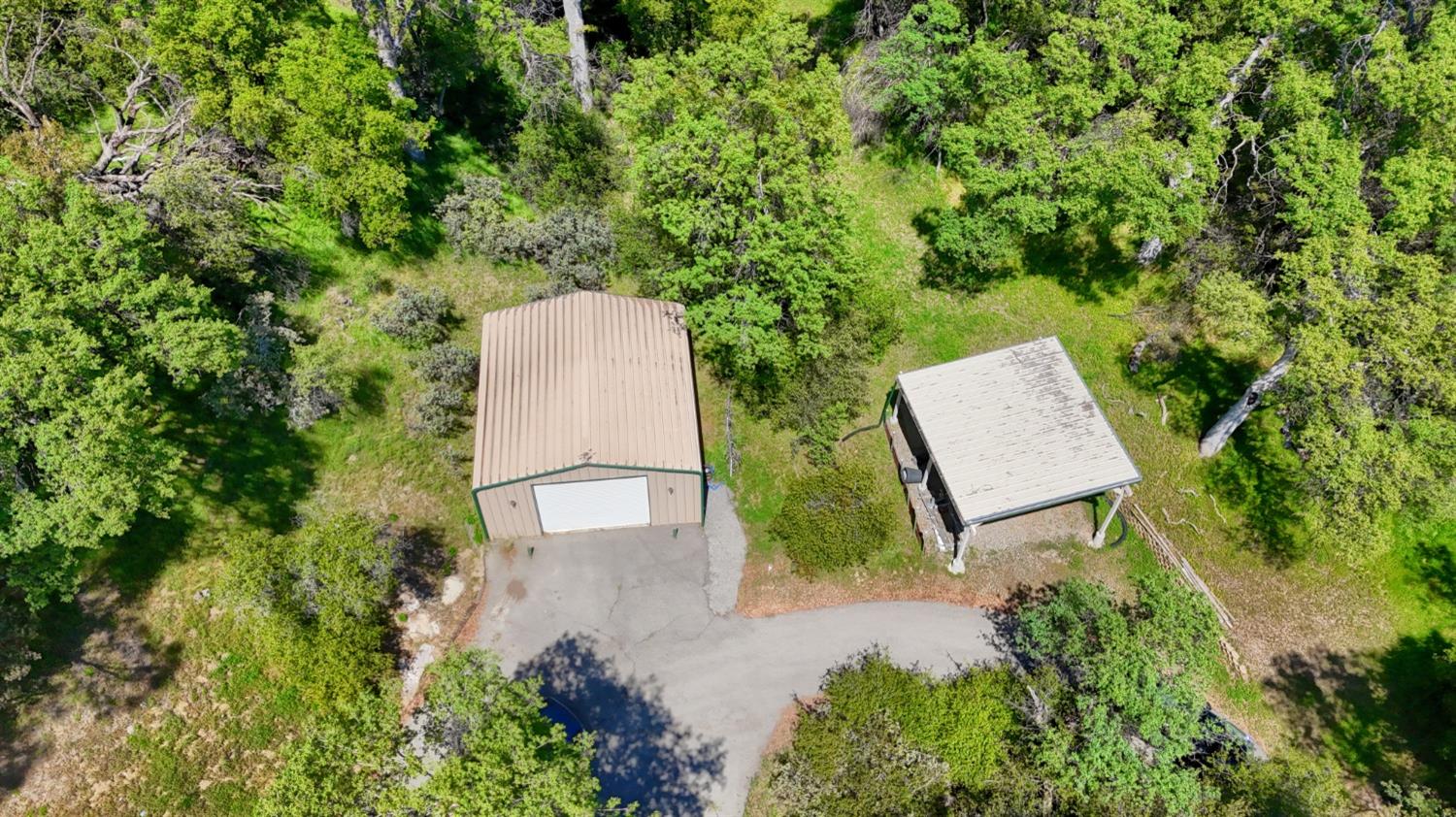 42275 Buckeye Rd, Oakhurst, CA 93644