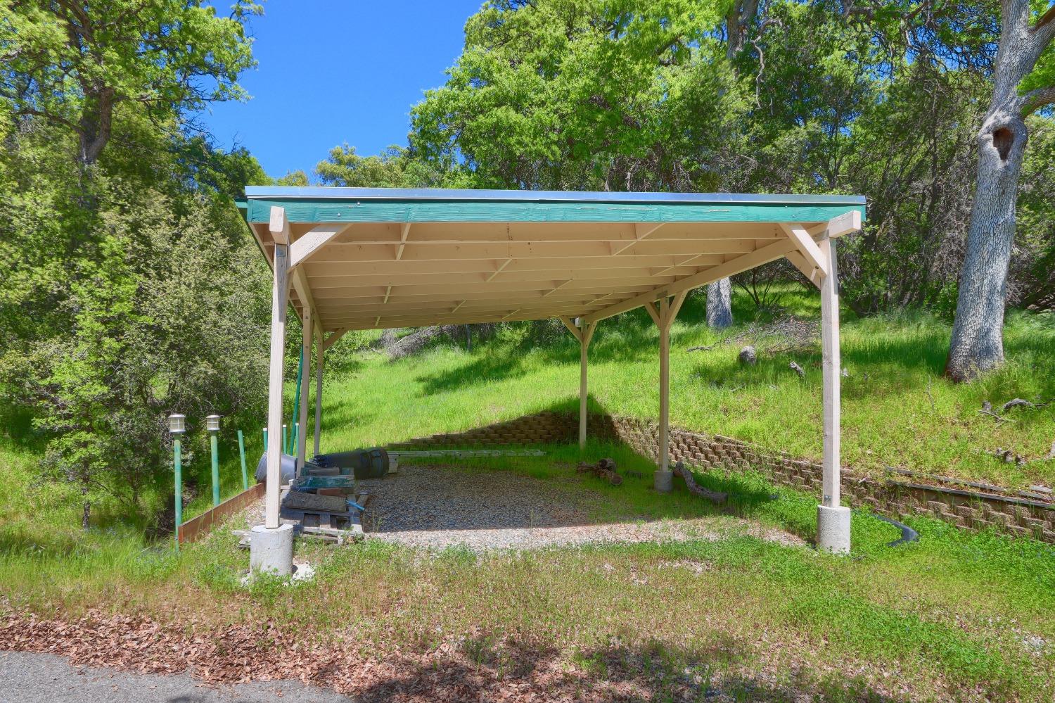 42275 Buckeye Rd, Oakhurst, CA 93644