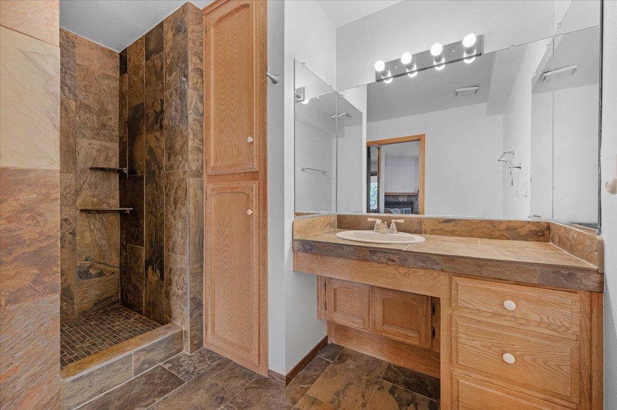 63221 Huntington Vista Rd #83, Huntington Lake, CA 93634