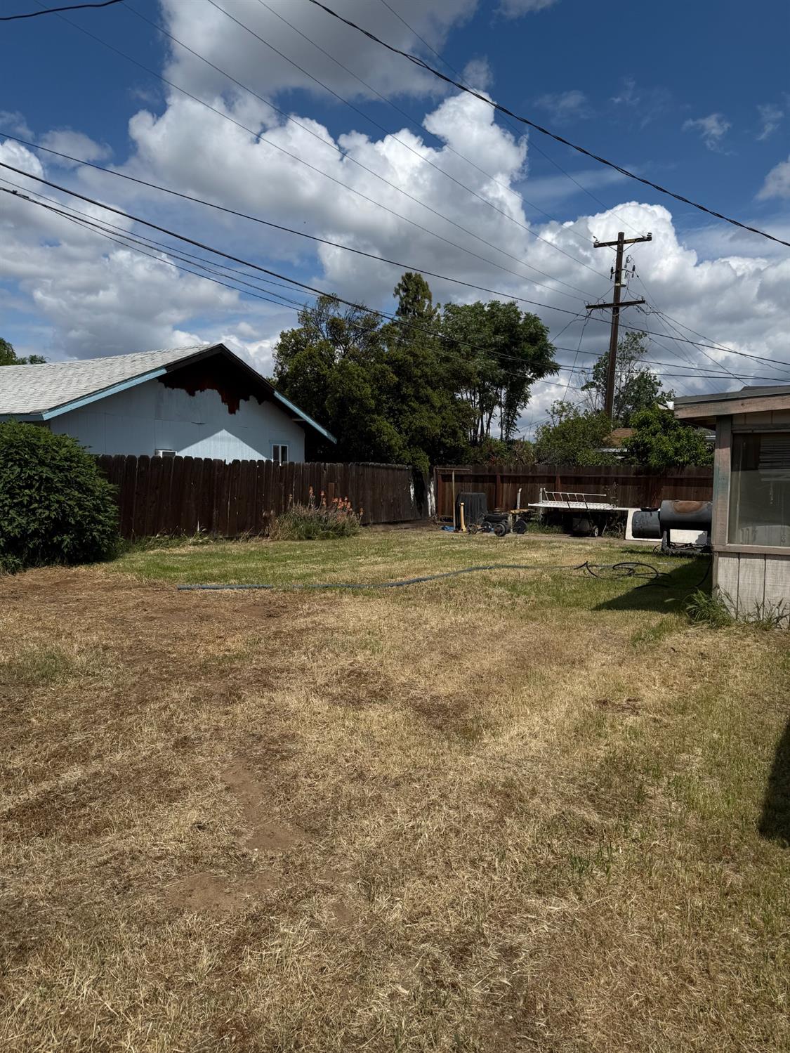 2426 W Andrews Ave, Fresno, CA 93705