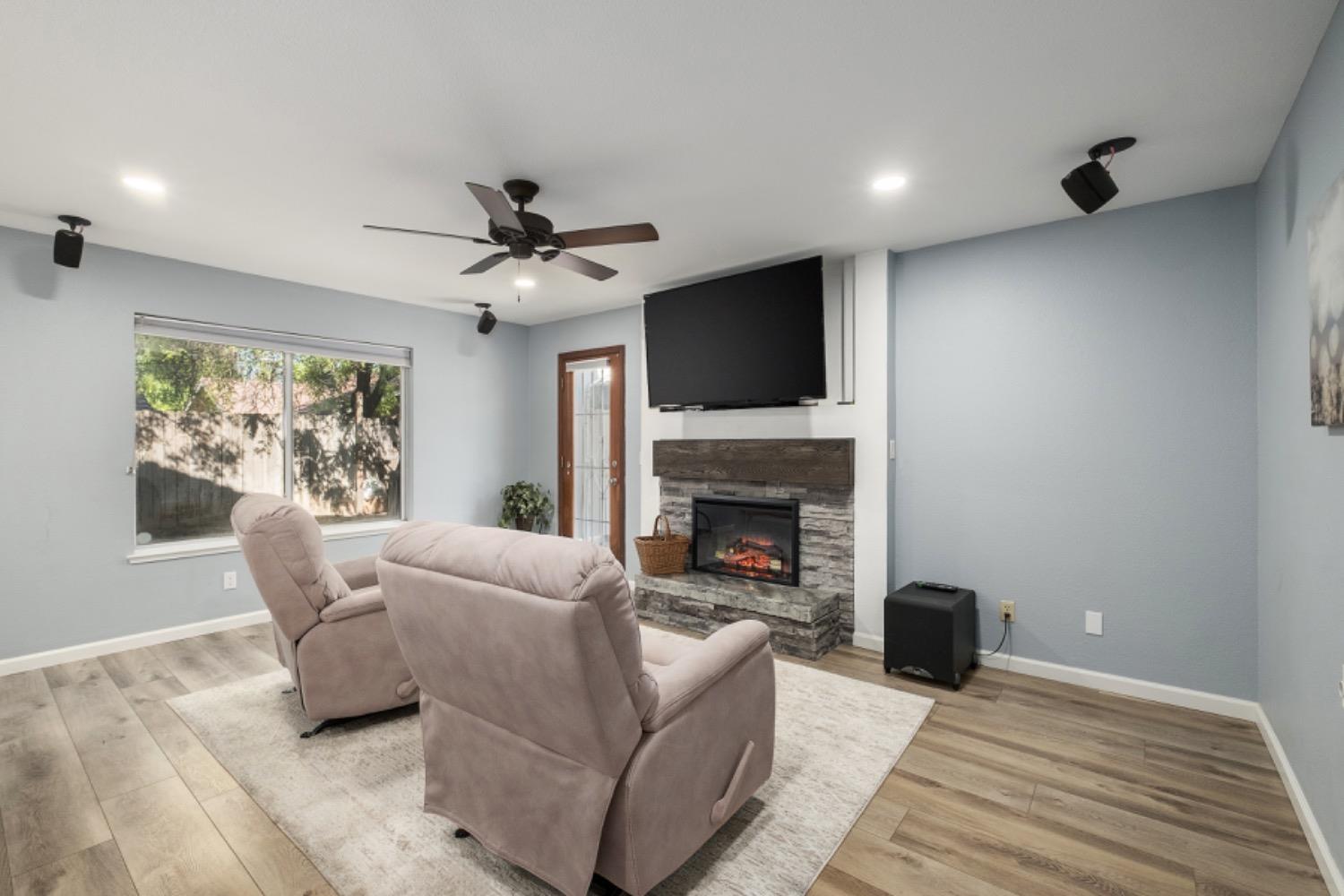 6583 N State Ave, Fresno, CA 93722