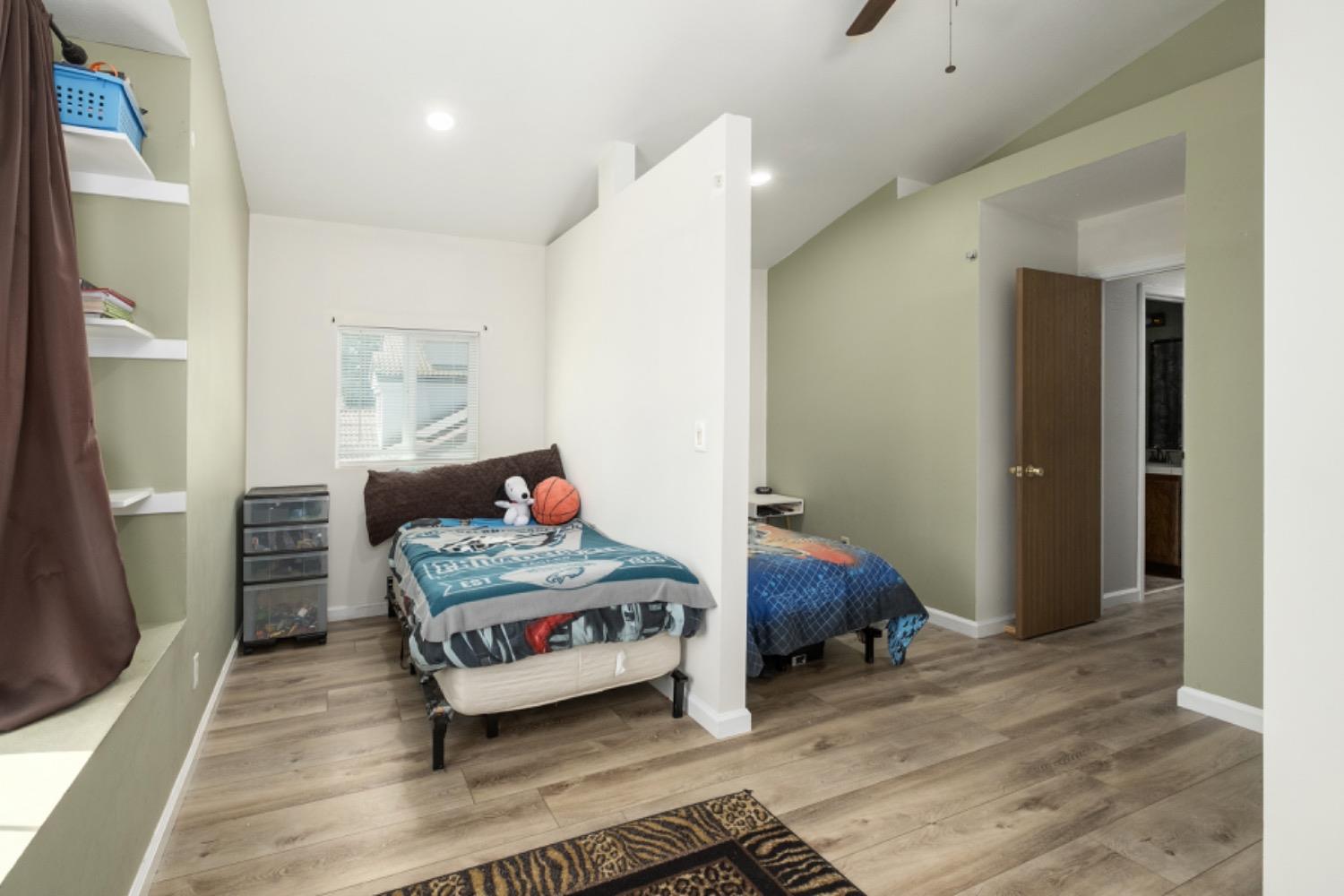 6583 N State Ave, Fresno, CA 93722