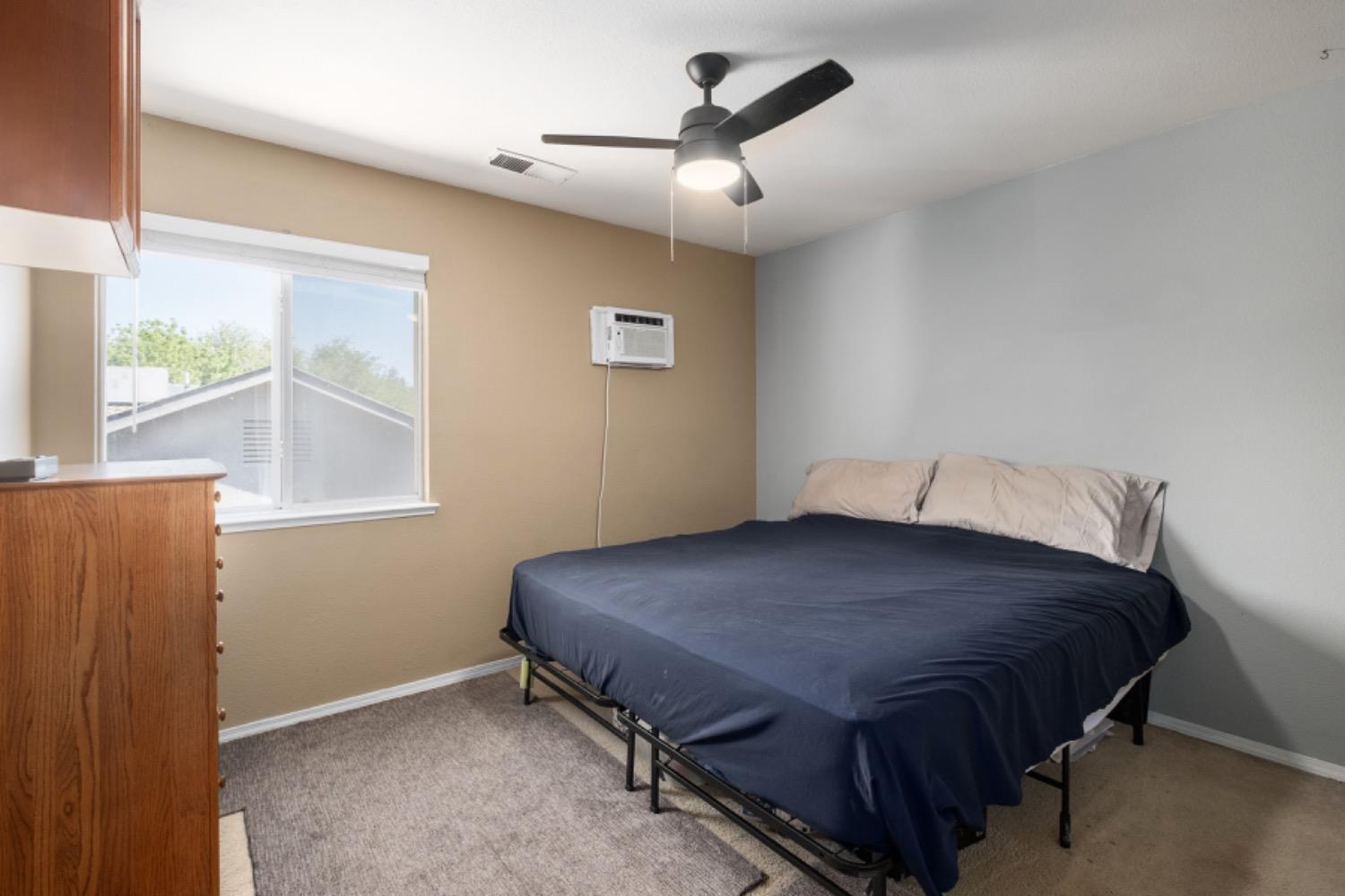 6583 N State Ave, Fresno, CA 93722