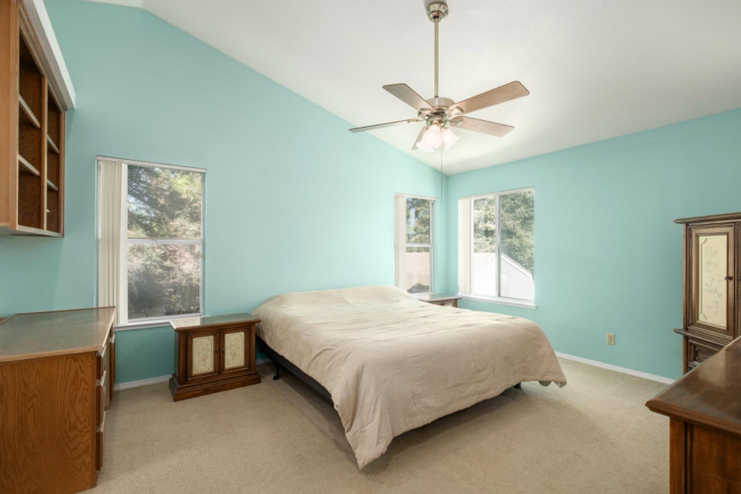 6583 N State Ave, Fresno, CA 93722