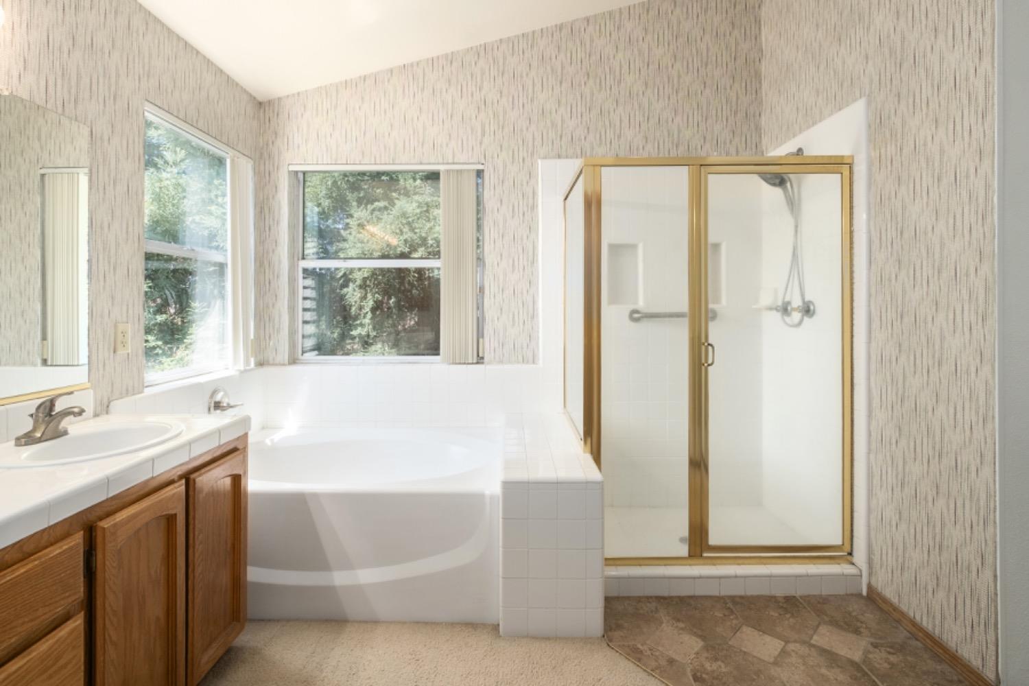 6583 N State Ave, Fresno, CA 93722