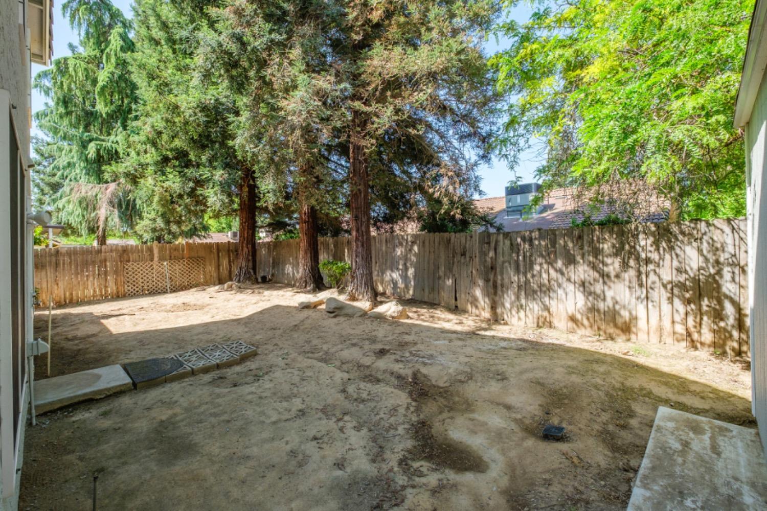 6583 N State Ave, Fresno, CA 93722