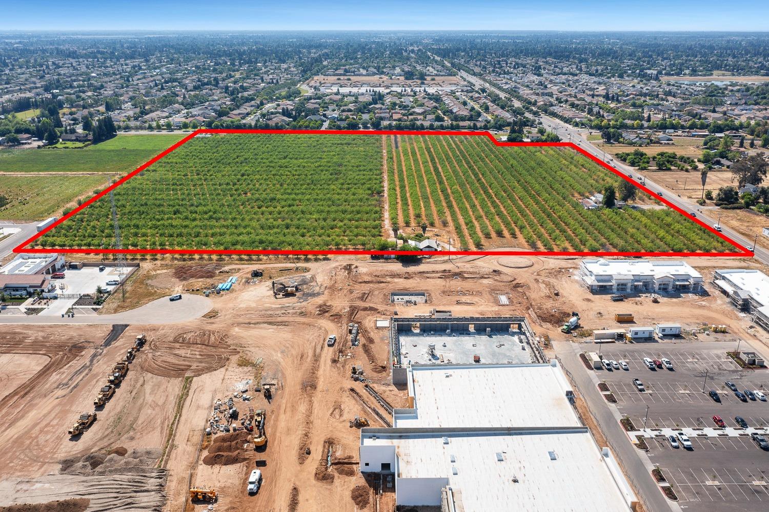 8175 E Shaw Ave, Clovis, CA 93619