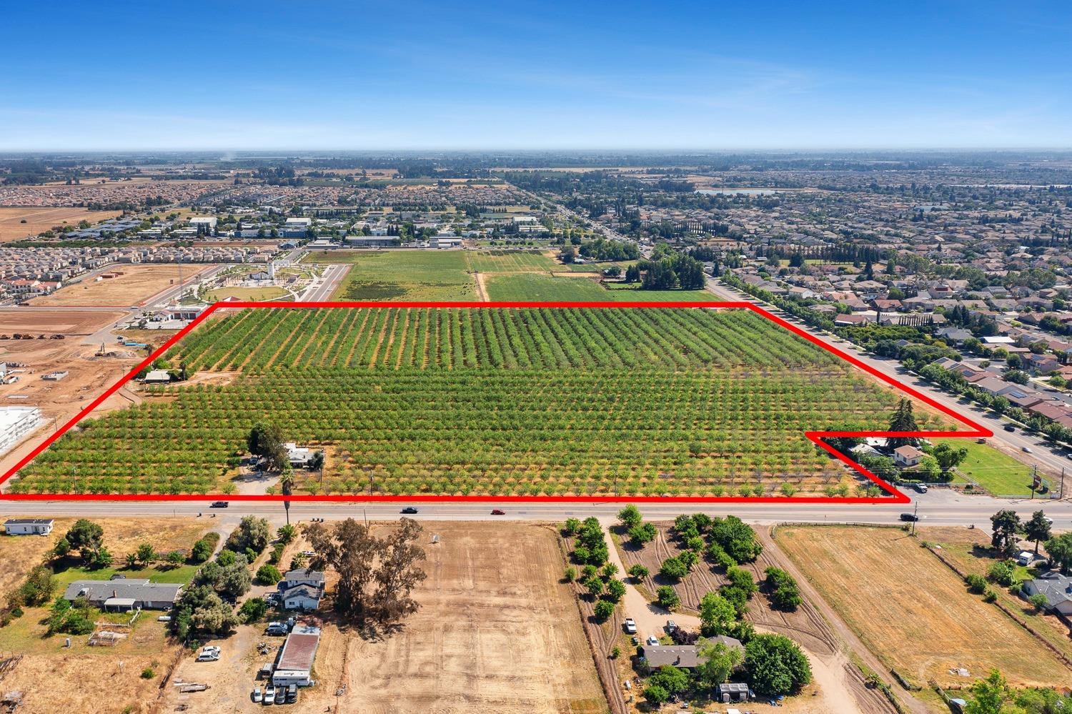 8175 E Shaw Ave, Clovis, CA 93619