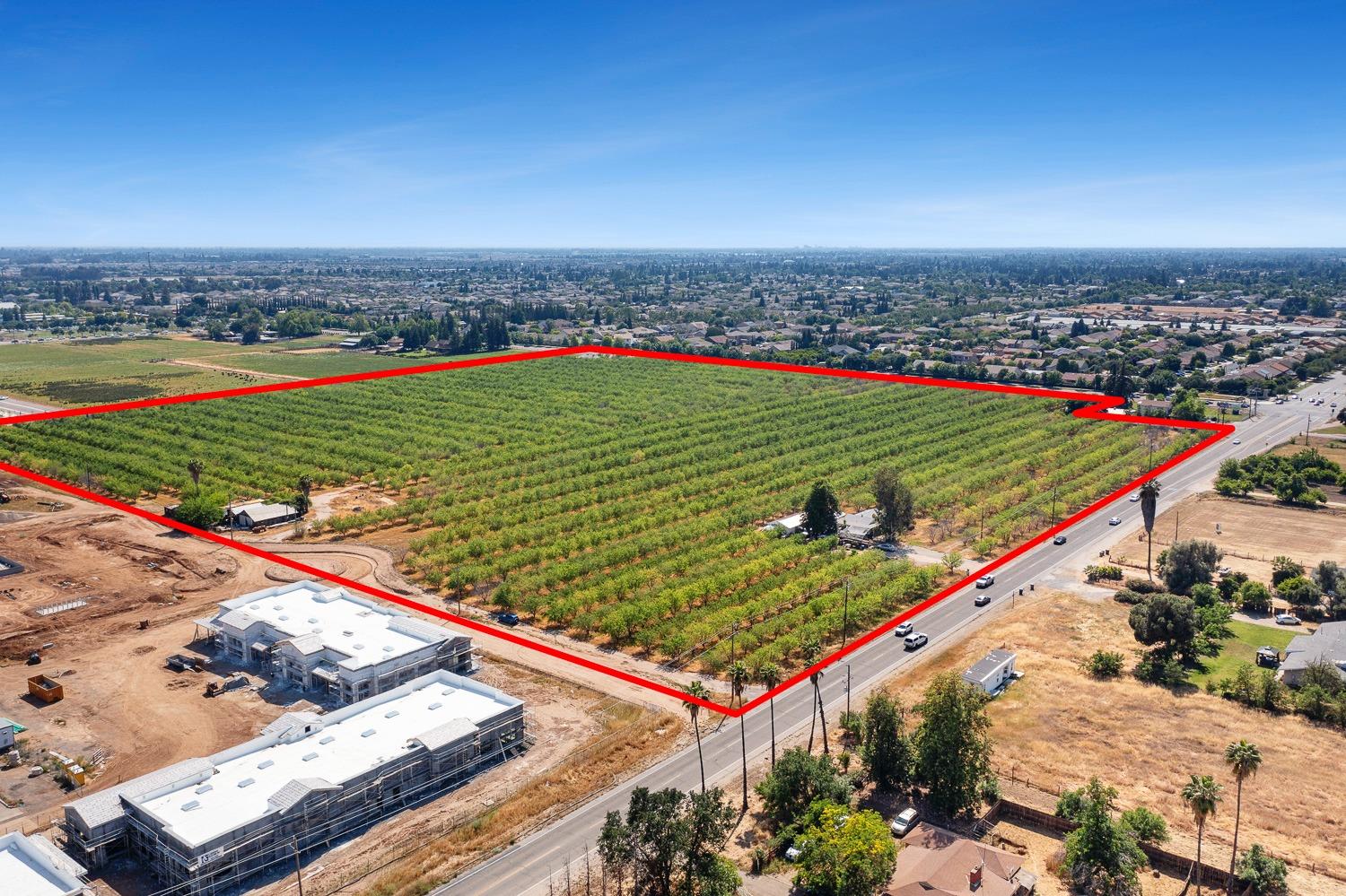 8175 E Shaw Ave, Clovis, CA 93619