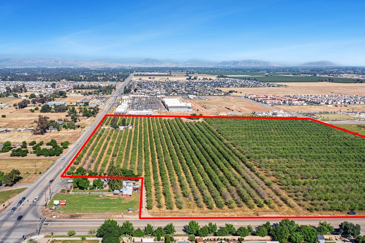 8175 E Shaw Ave, Clovis, CA 93619