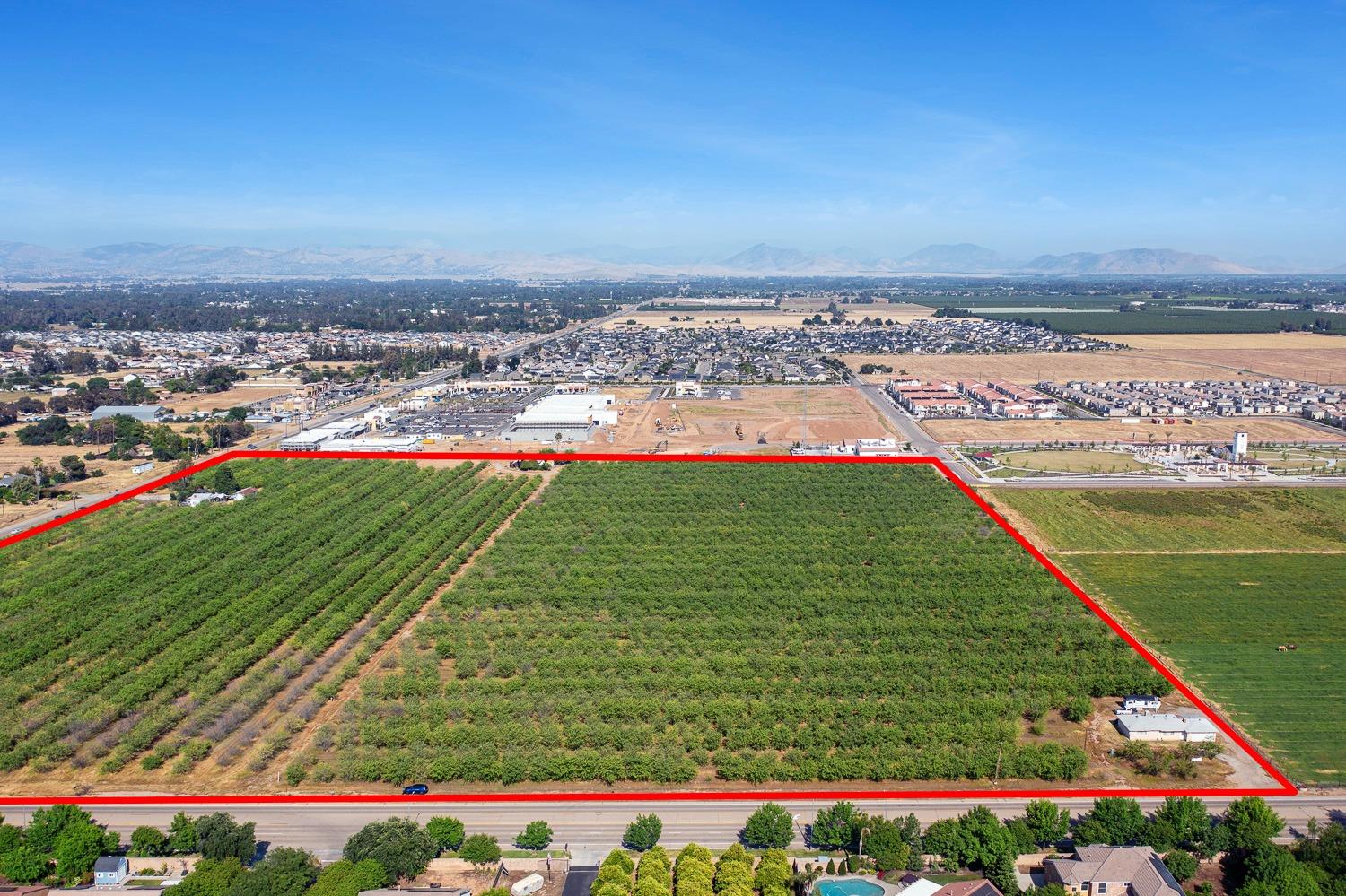 8175 E Shaw Ave, Clovis, CA 93619