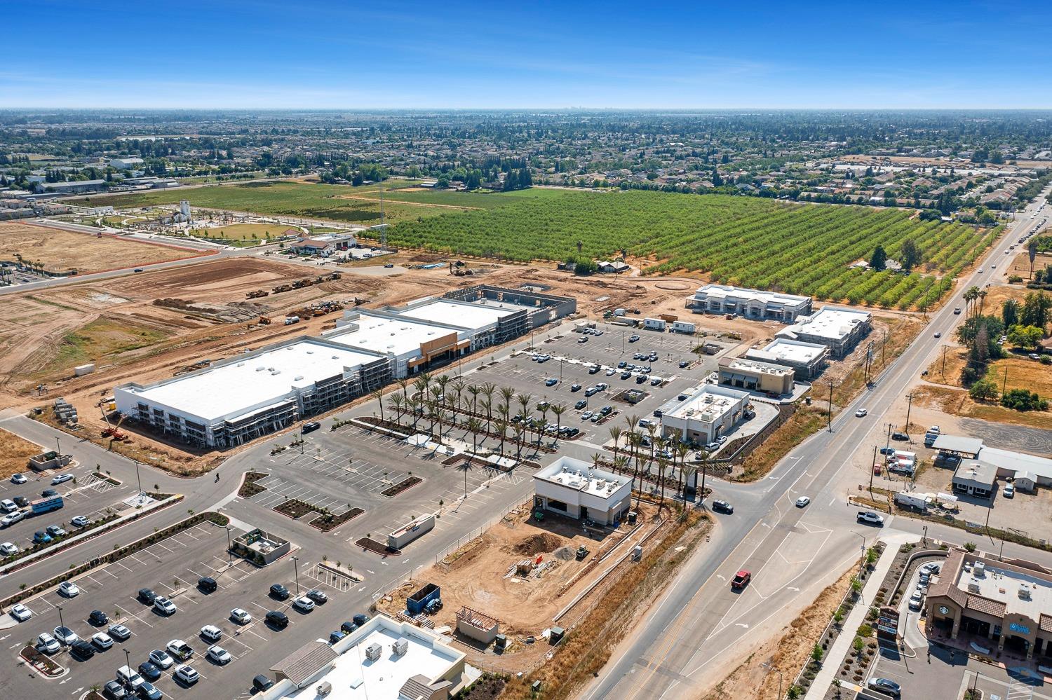 8175 E Shaw Ave, Clovis, CA 93619