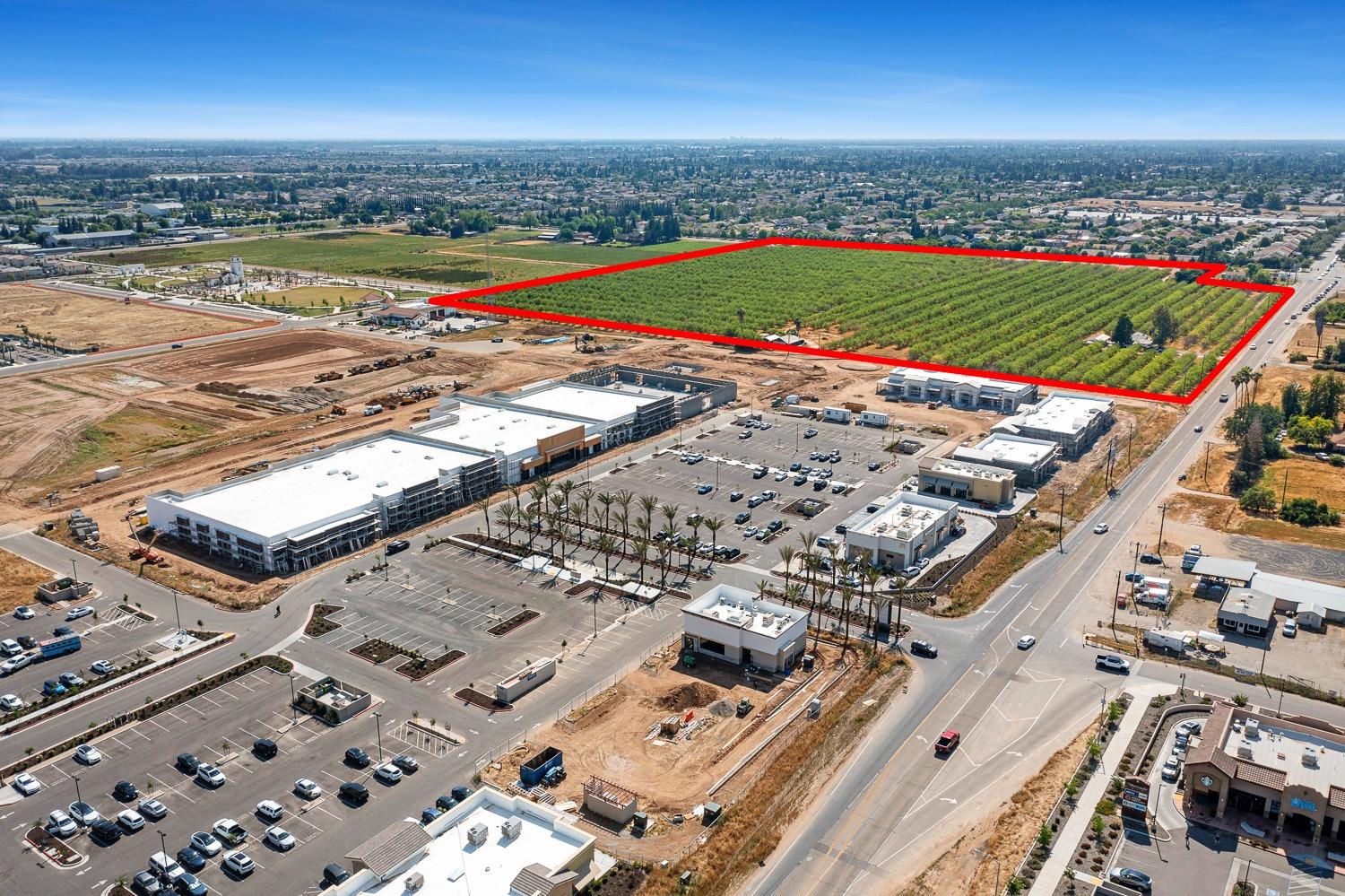 8175 E Shaw Ave, Clovis, CA 93619