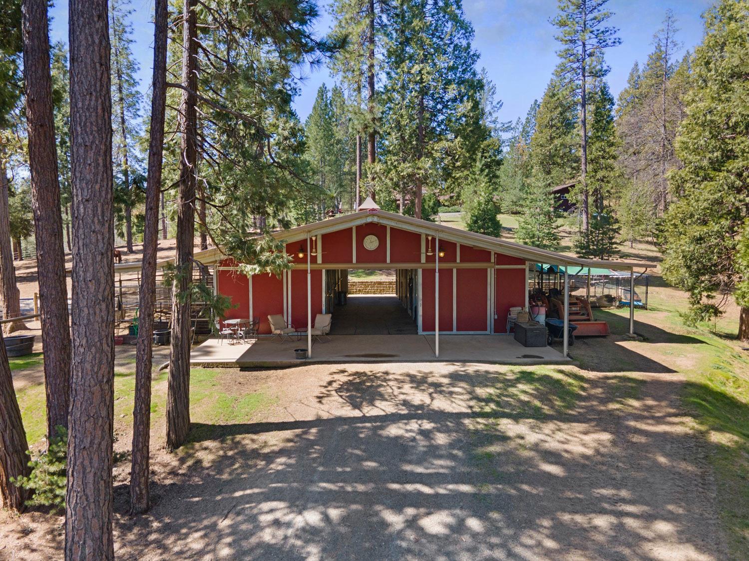 10415 McMahon Rd, Coulterville, CA 95311