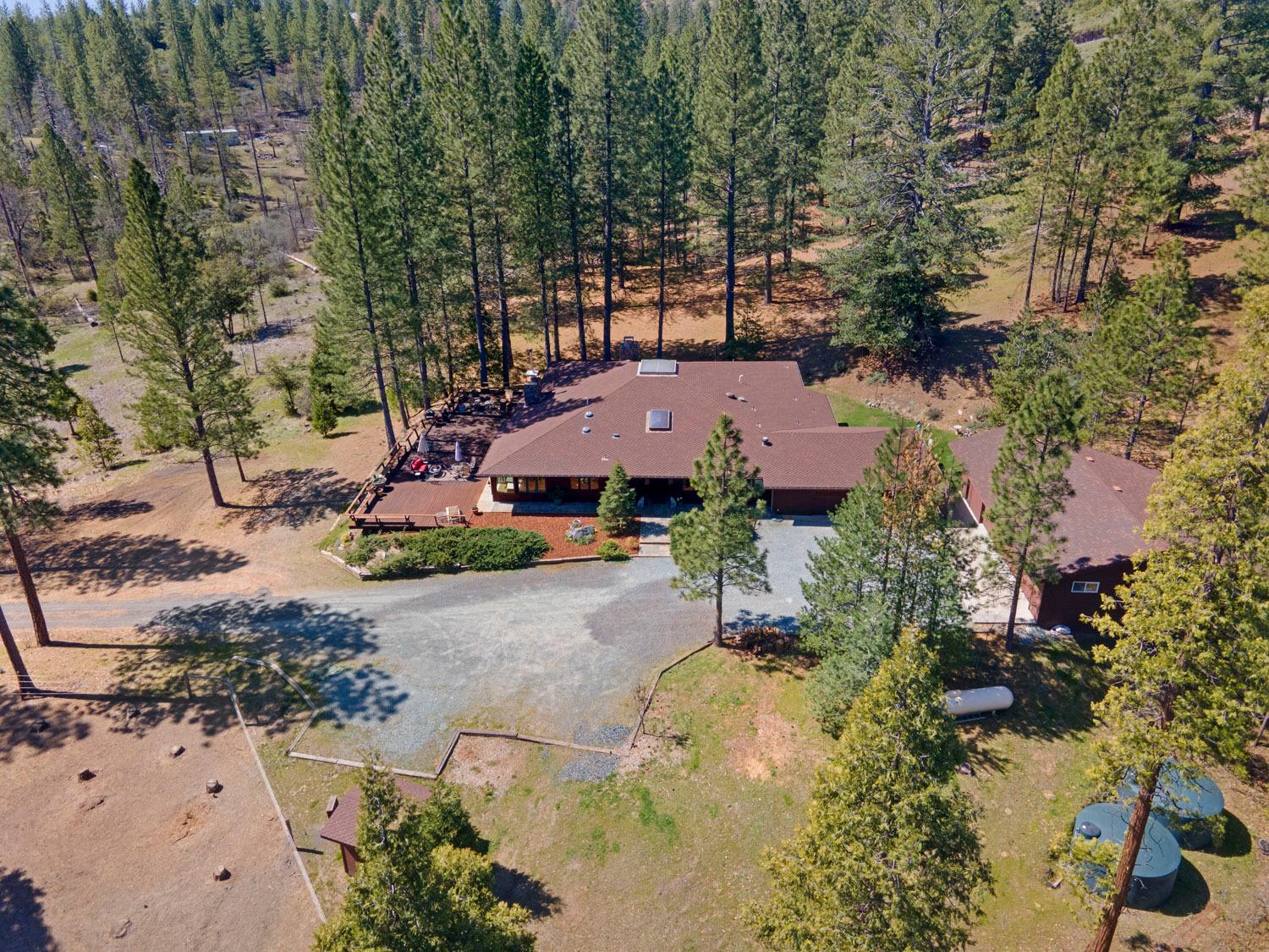 10415 McMahon Rd, Coulterville, CA 95311