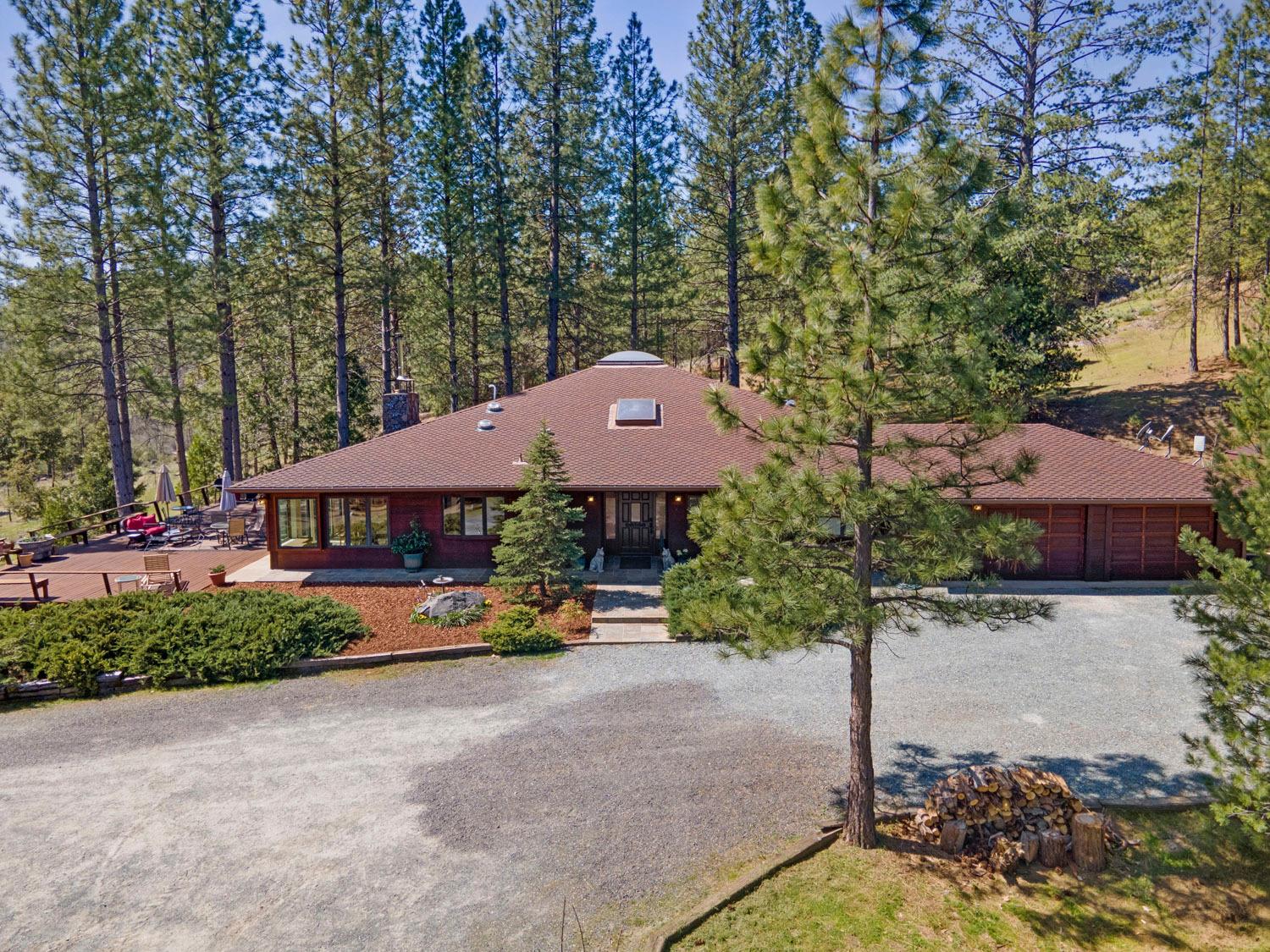 10415 McMahon Rd, Coulterville, CA 95311