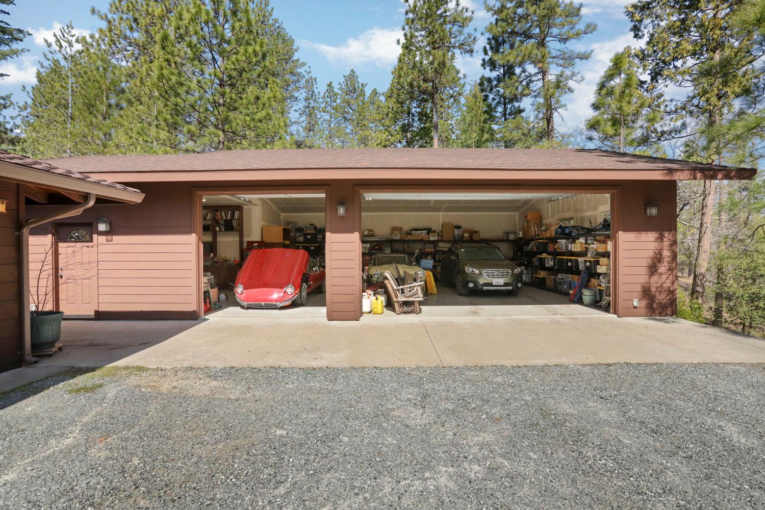 10415 McMahon Rd, Coulterville, CA 95311