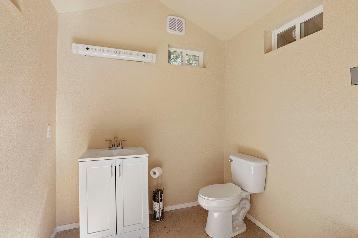 10415 McMahon Rd, Coulterville, CA 95311