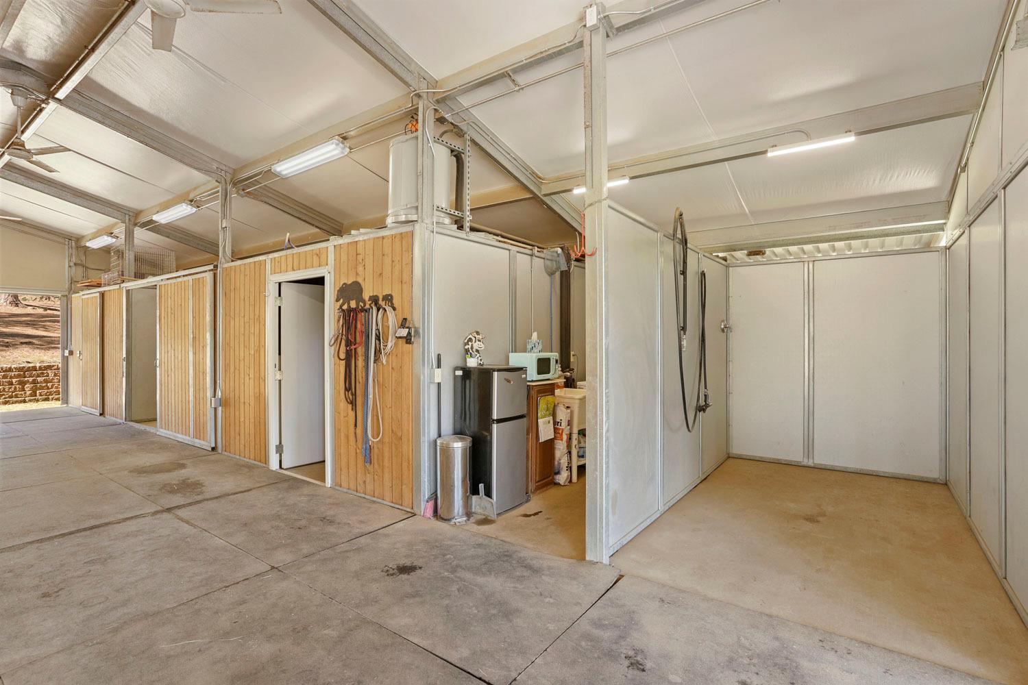 10415 McMahon Rd, Coulterville, CA 95311