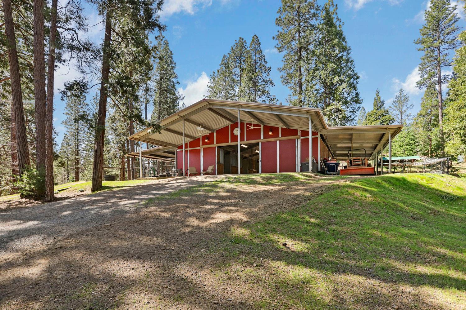 10415 McMahon Rd, Coulterville, CA 95311
