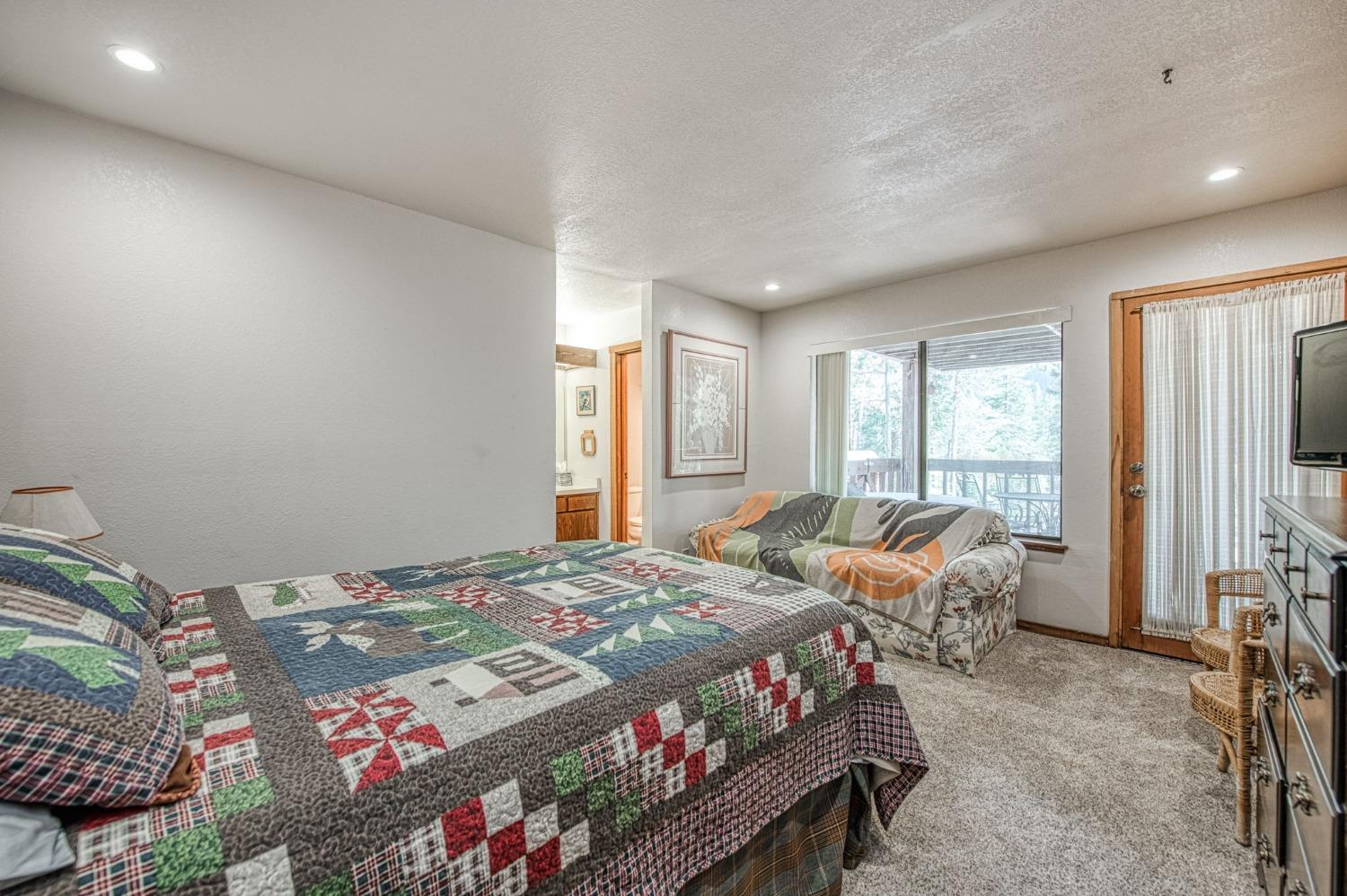 62642 Old College Ln #16, Huntington Lake, CA 93634