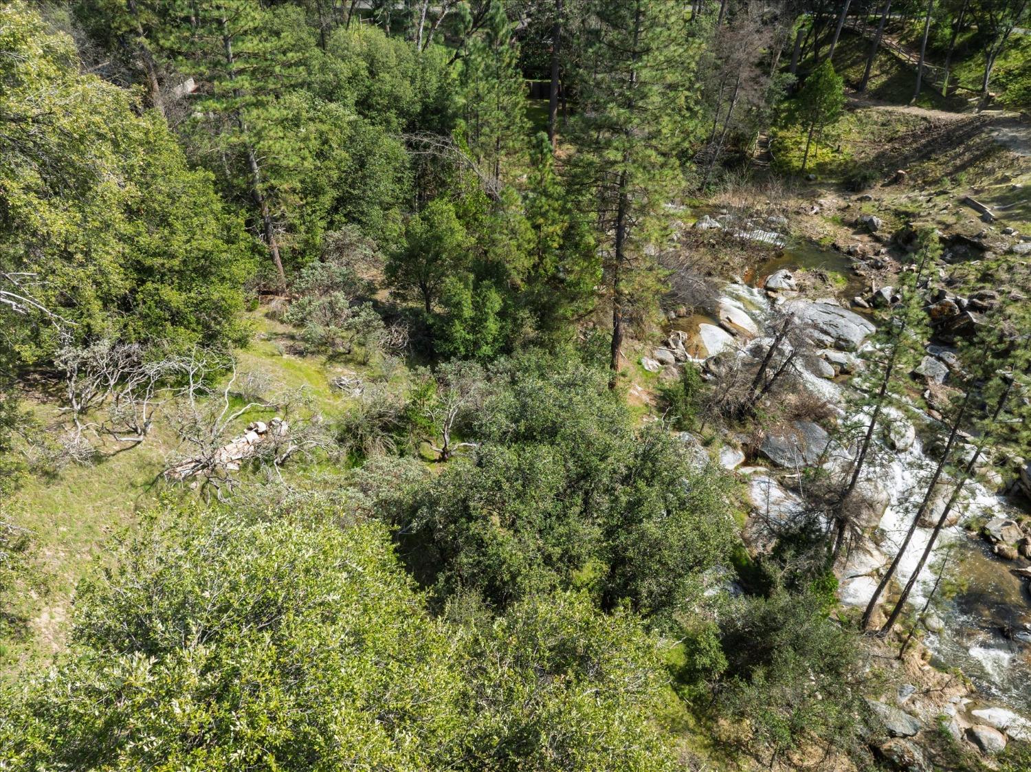 1 Springwood Ct, Oakhurst, CA 93644