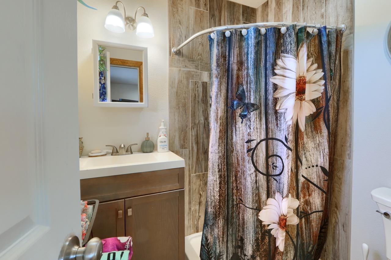 53987 Road 200, O neals, CA 93645