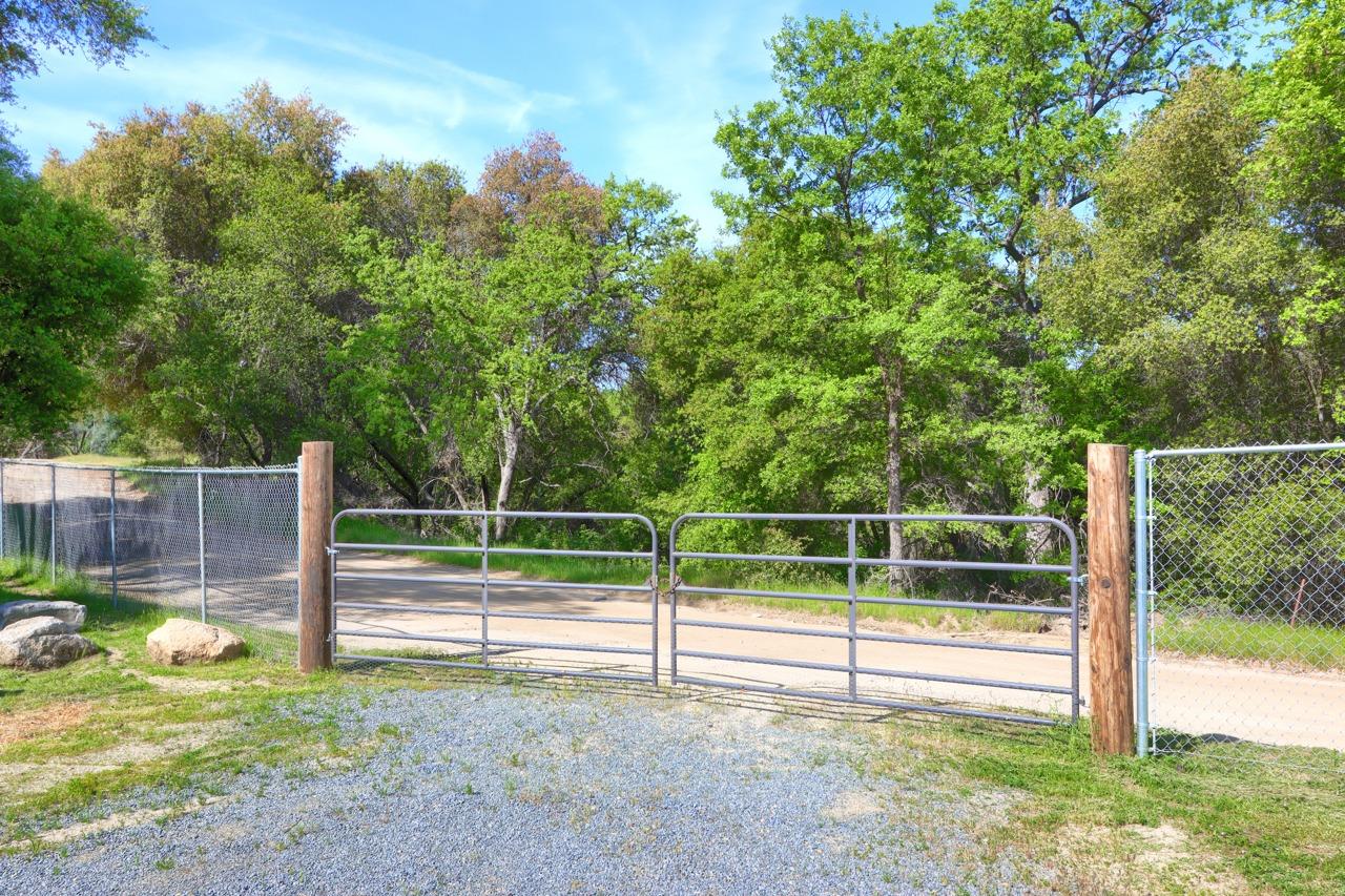 53987 Road 200, O neals, CA 93645