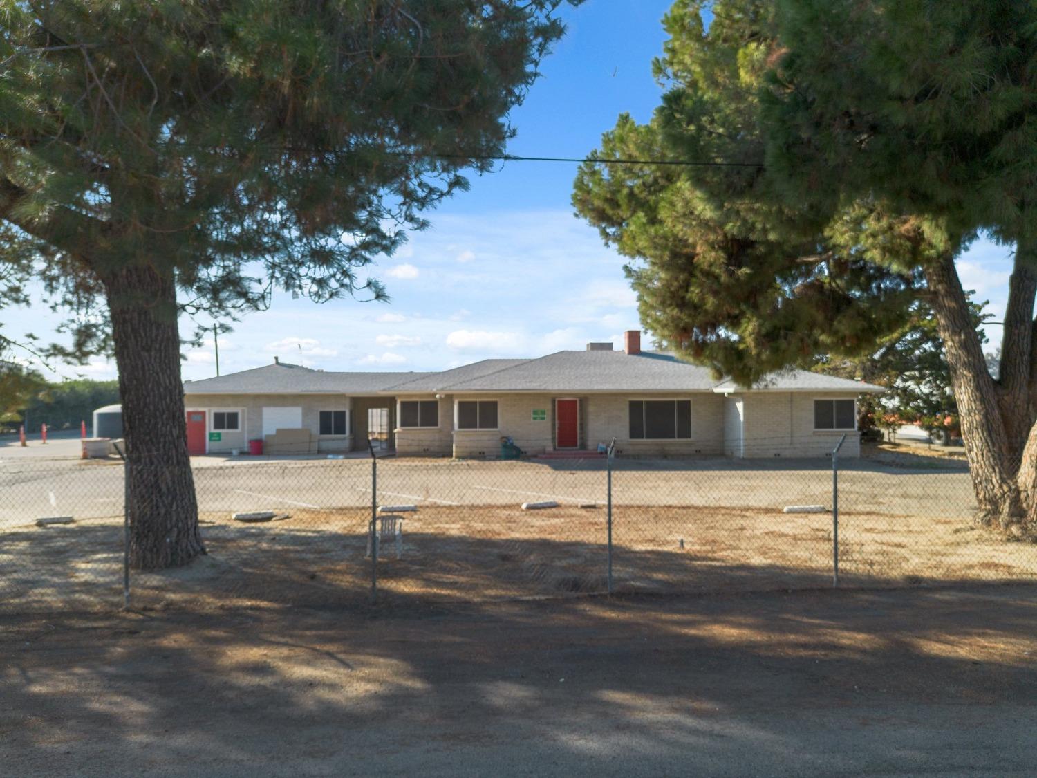 1735 Dockery Ave, Selma, CA 93662