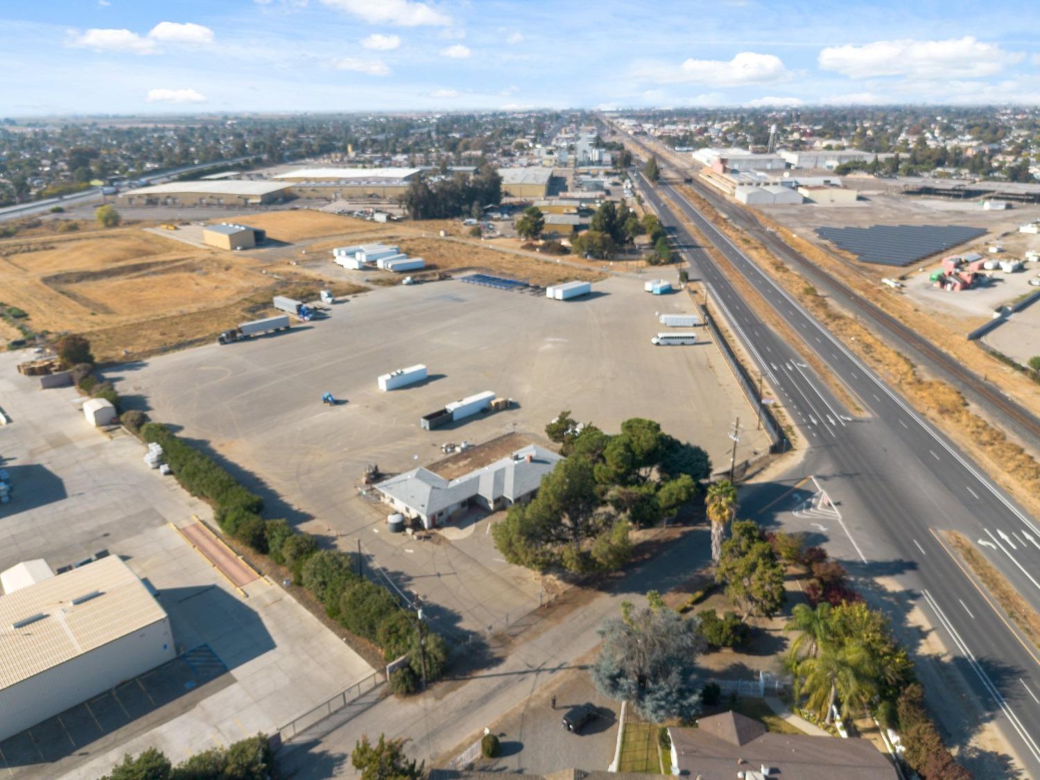 1735 Dockery Ave, Selma, CA 93662