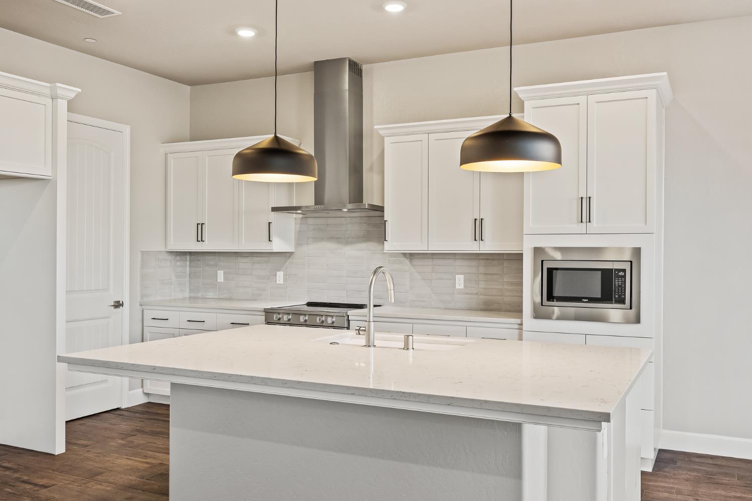 20164 Hazelwood Ln, Friant, CA 93626