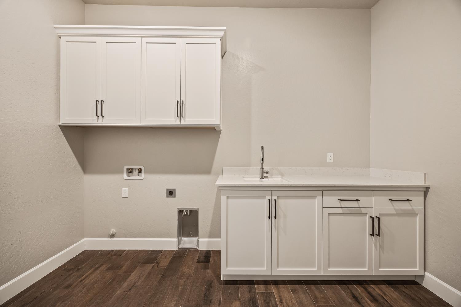 20164 Hazelwood Ln, Friant, CA 93626