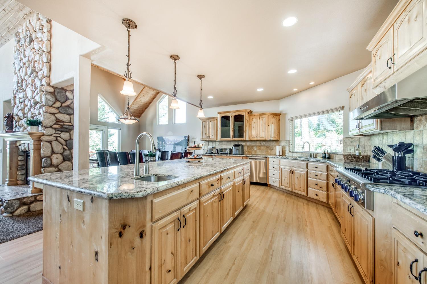 40780 Wild Iris Ln, Shaver Lake, CA 93664