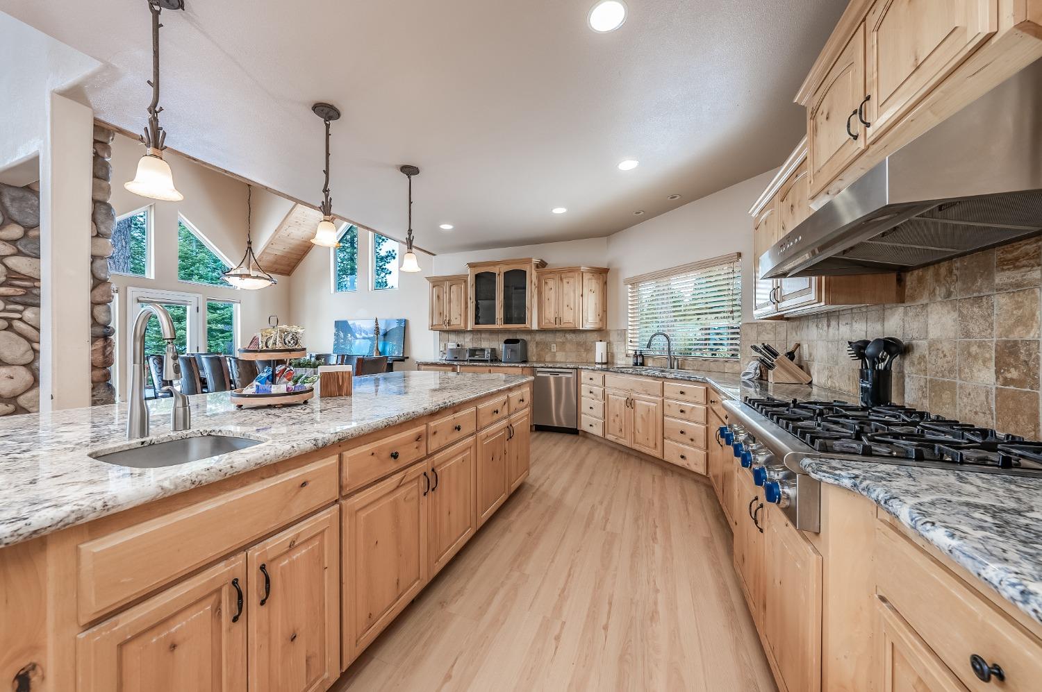 40780 Wild Iris Ln, Shaver Lake, CA 93664