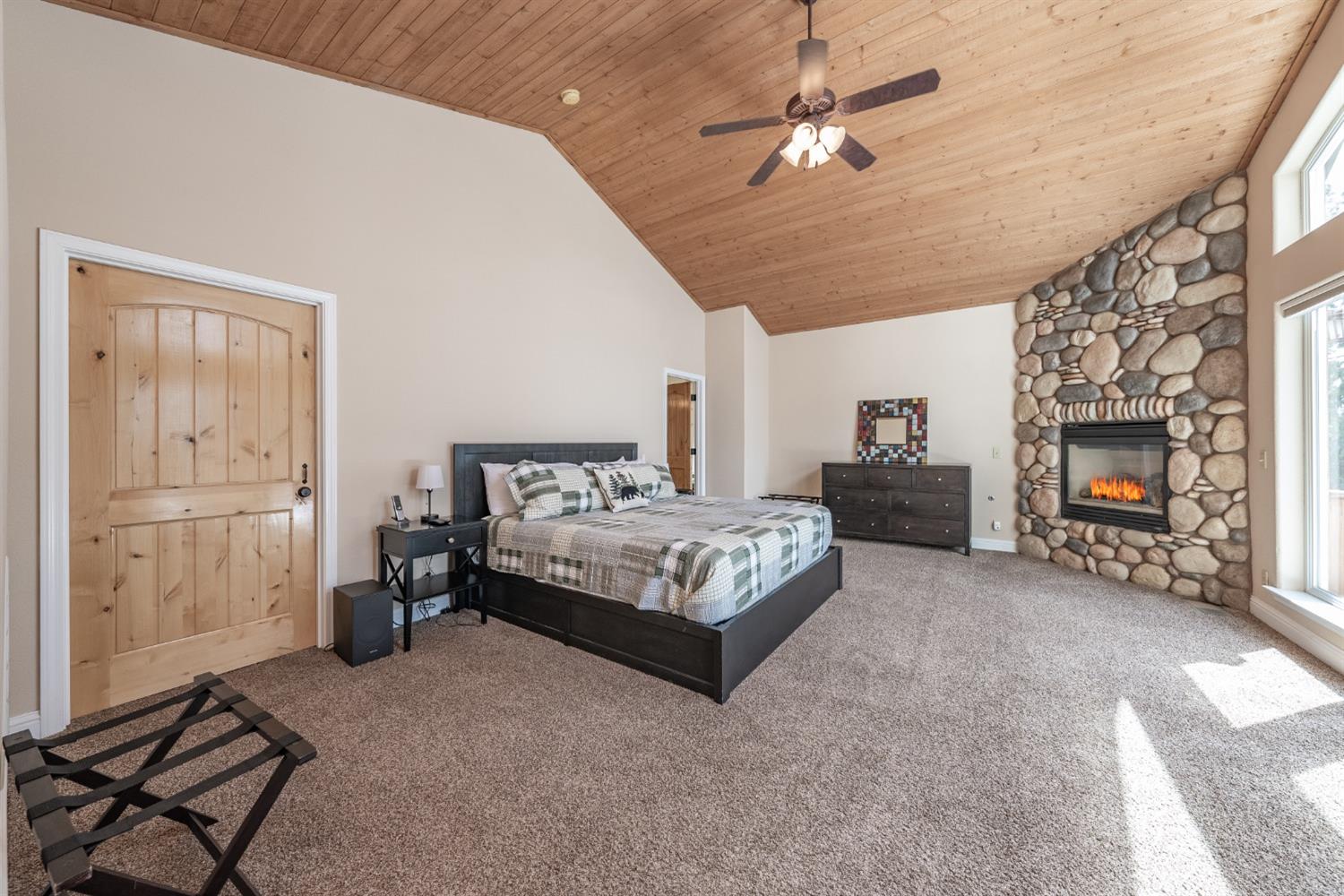 40780 Wild Iris Ln, Shaver Lake, CA 93664