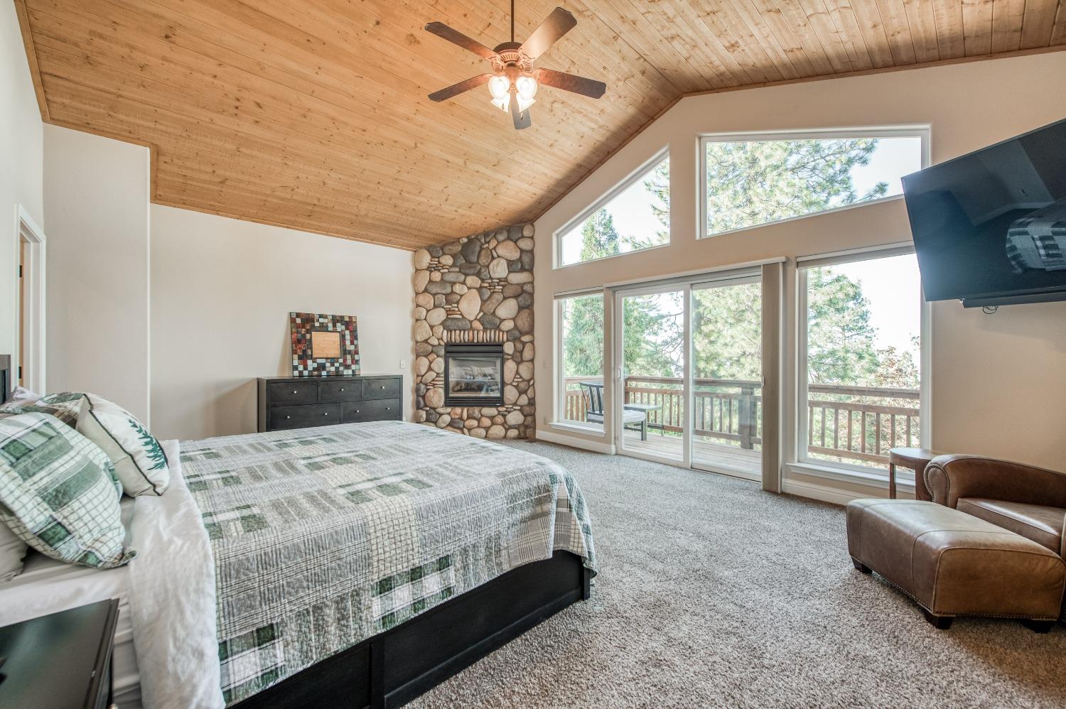 40780 Wild Iris Ln, Shaver Lake, CA 93664