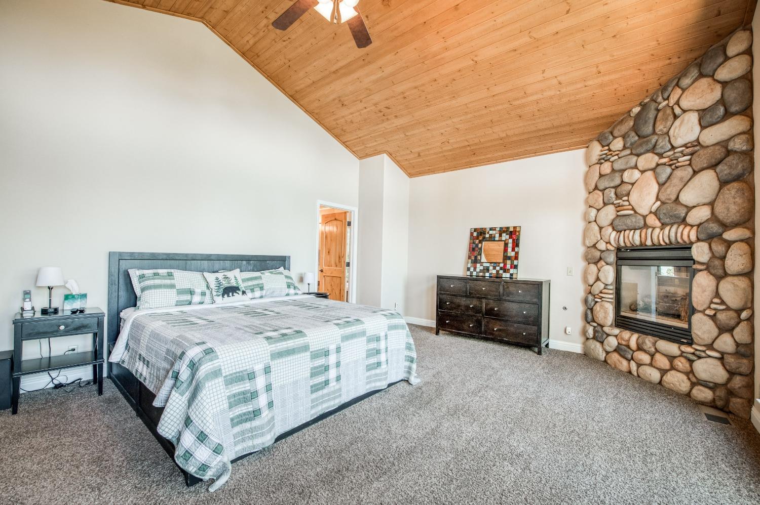 40780 Wild Iris Ln, Shaver Lake, CA 93664