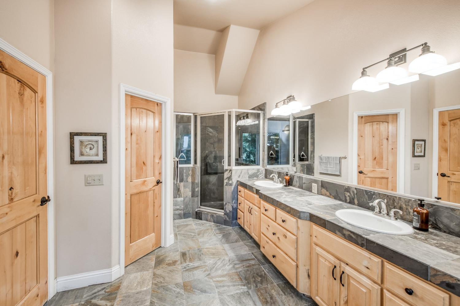40780 Wild Iris Ln, Shaver Lake, CA 93664