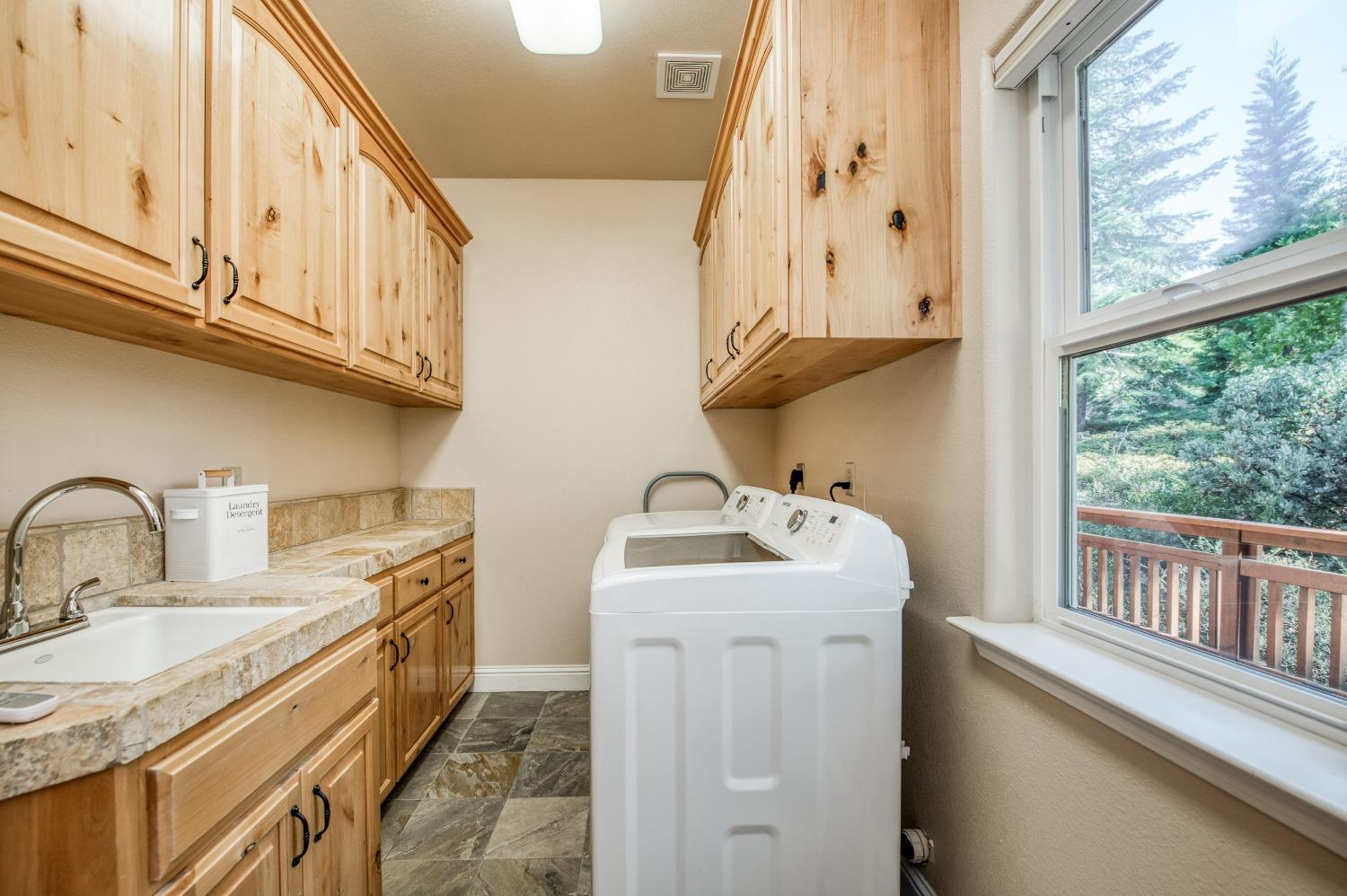 40780 Wild Iris Ln, Shaver Lake, CA 93664