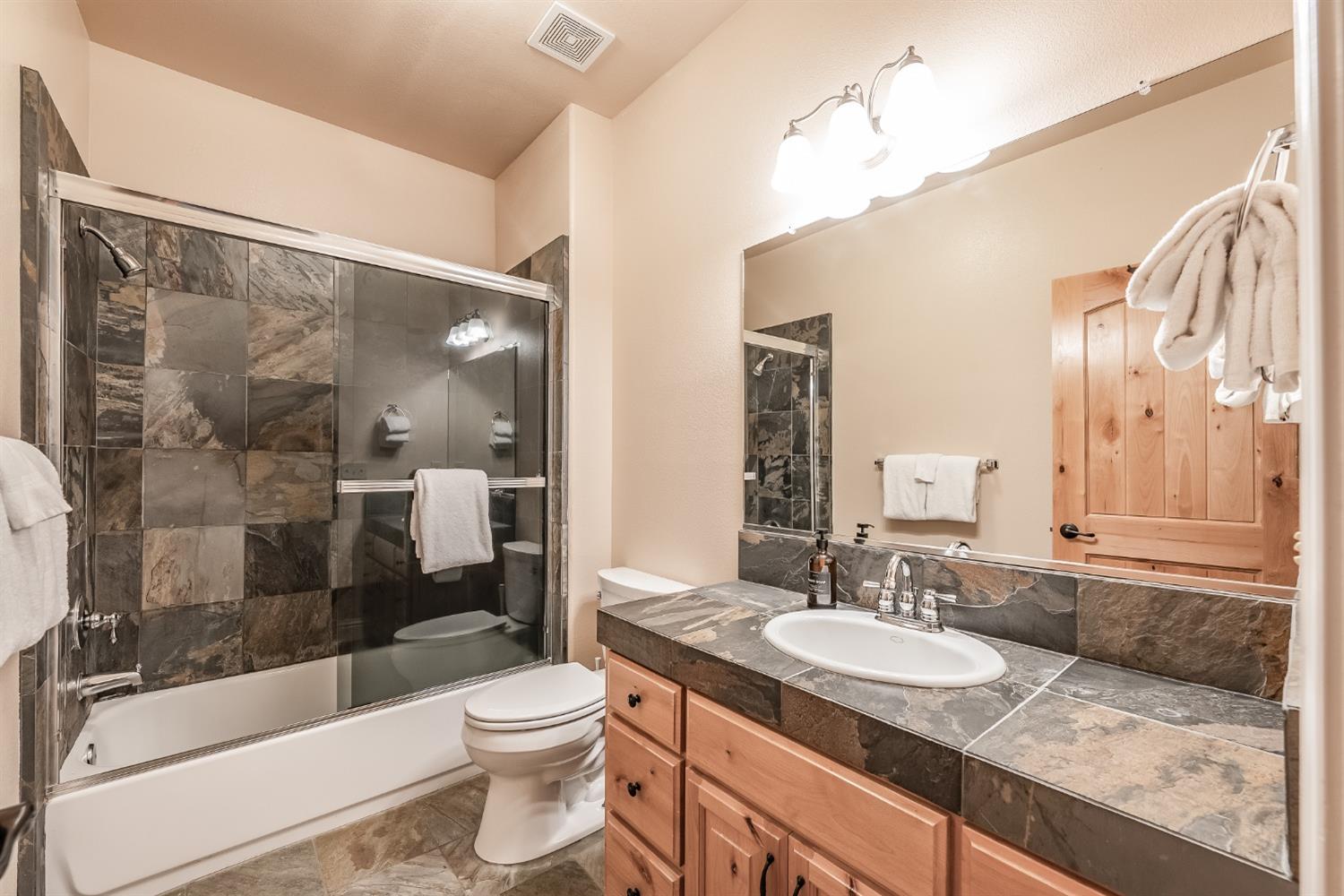 40780 Wild Iris Ln, Shaver Lake, CA 93664