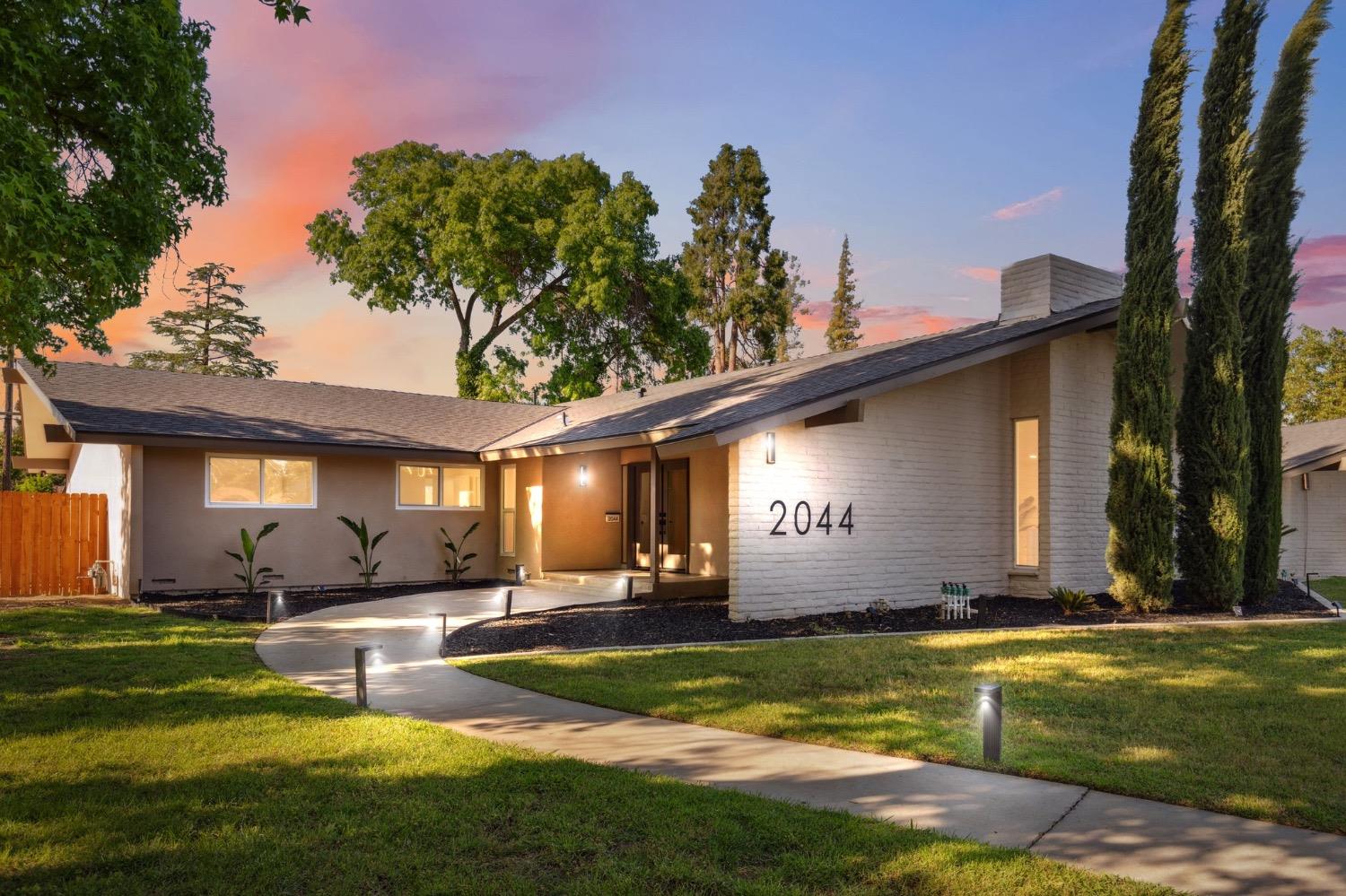 2044 W San Bruno Ave, Fresno, CA 93711