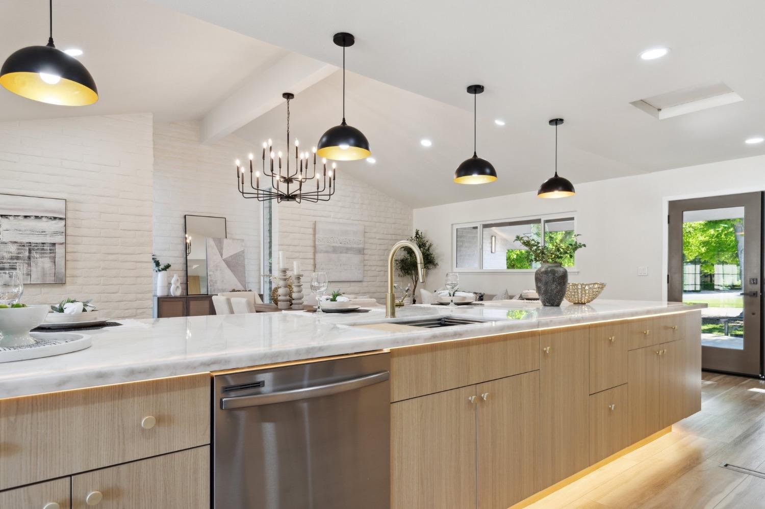 2044 W San Bruno Ave, Fresno, CA 93711